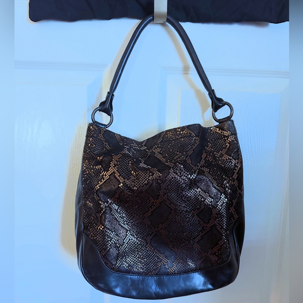 END OF YEAR SALE‼️
Frye Bag